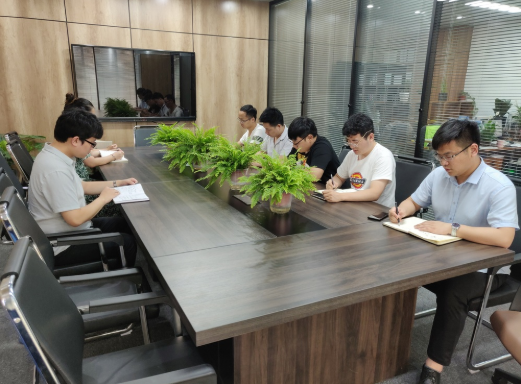 APP開發(fā):選擇外包公司還是選擇自主研發(fā)？